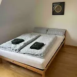 Gemuetliche Yoga-wohnung, Ruhig, & Stadionnaehe Apartment *